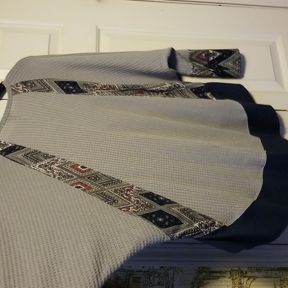 Umgee scarf print waffle knit top - Picture 7 of 7